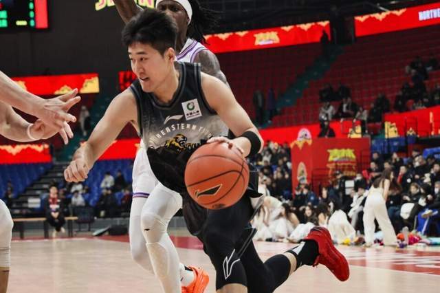 GA黄金甲官方网站-32分+6记三分!失意国手砍分能力不输小外援,郭士强该重点考察了