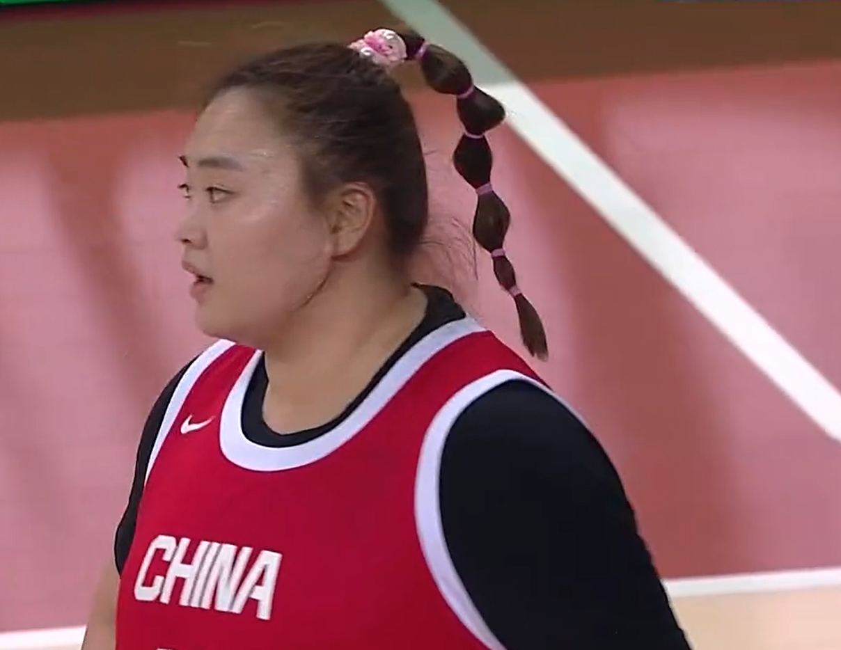 GA黄金甲-6投1中，得2分！女篮顶级中锋连续低迷，球迷：不如刘禹彤